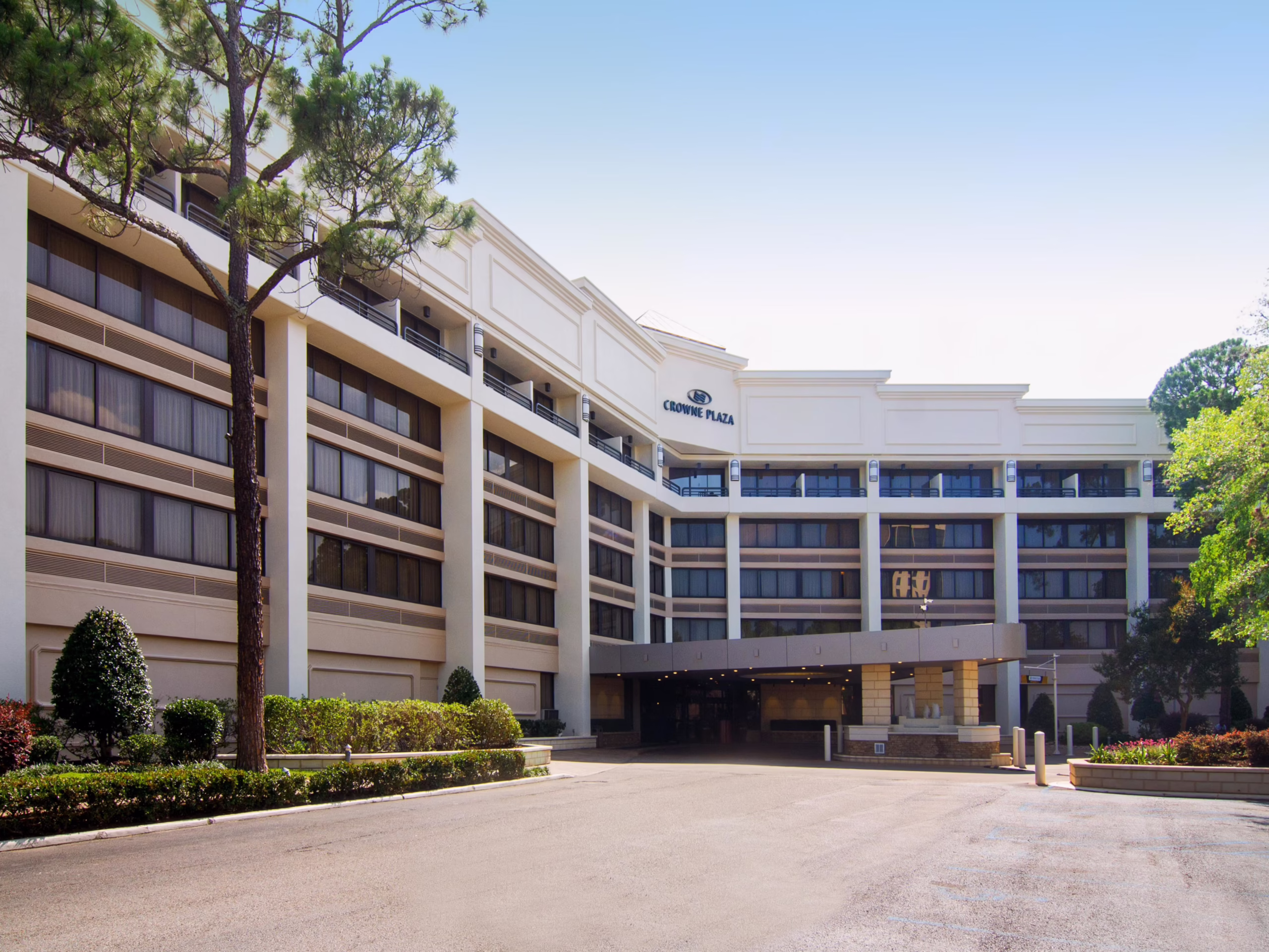 Crowne Plaza Executive Center
